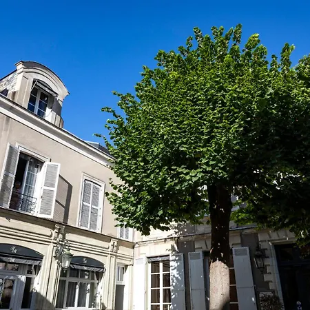 Du Mail Hotel