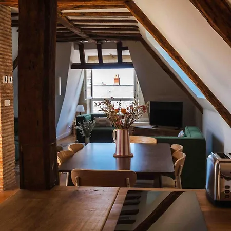 Du Mail Hotel