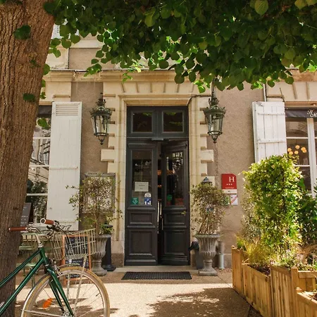 Du Mail Hotel