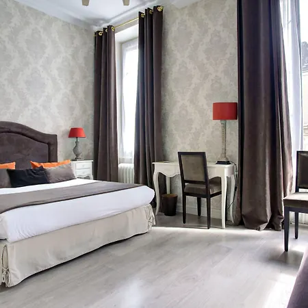 Du Mail Hotel